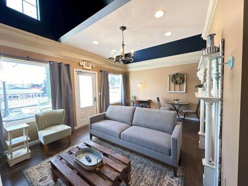 Demorest Apartment | Haven at Hazel~Downtown Loft
