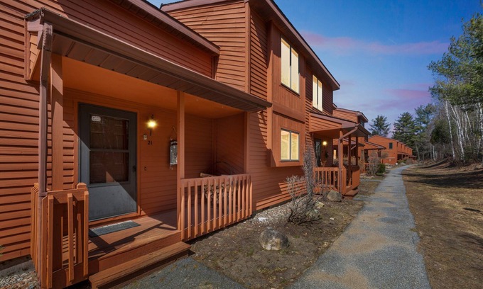 North Creek House | Hawkeye 21e - Spacious Townhome For Families 2 Bedroom Townhouse by The Summit at Gore Mountain