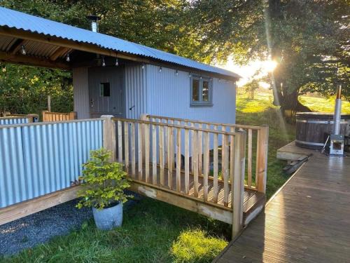 Knowstone Ski Chalet | Hawkings Hideaway