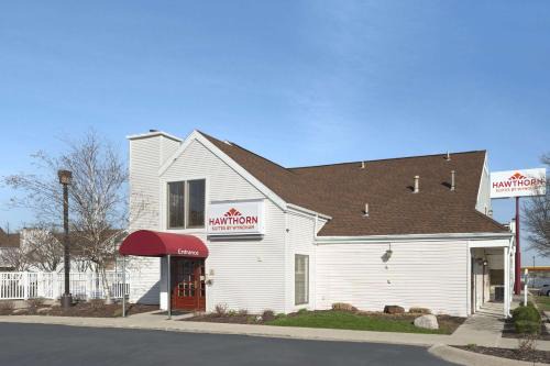 Fort Wayne Hotel | Hawthorn Extended Stay by Wyndham Fort Wayne