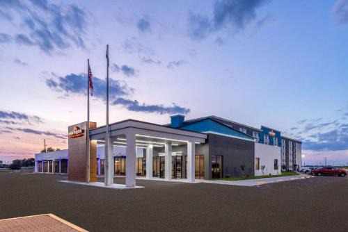 Wichita Hotel | Hawthorn Extended Stay by Wyndham Wichita Airport