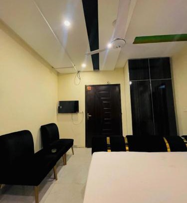 Lahore Hotel | Hayat Lodges & Hotel