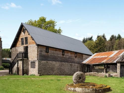 Westbrook Court House | Hayloft Barn