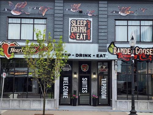 Kingsville Hotel | Heart & Hops Brewery Suites
