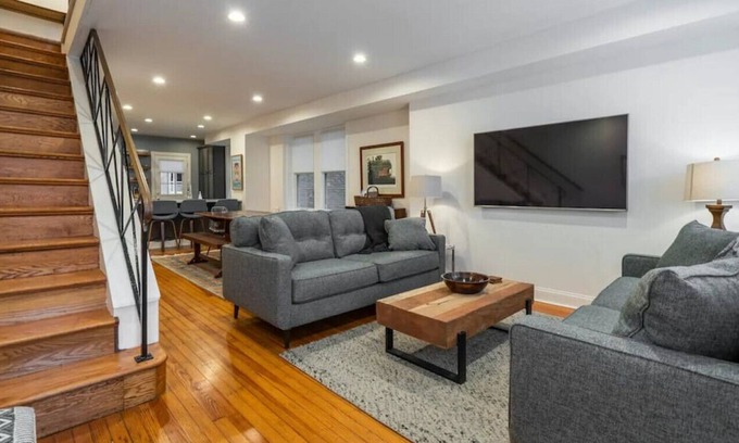 Ardmore House | Heart of Ardmore - Sleeps 7 - Long Stays Welcome!