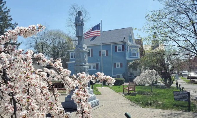Saugerties House | Heart of the Village Victorian Saugerties NY