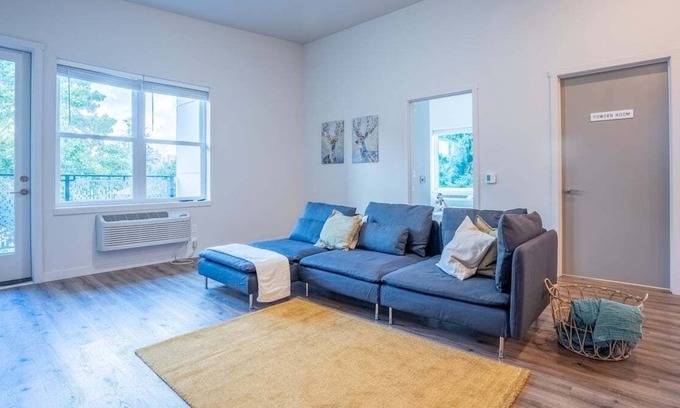 Downtown Vancouver Apartment | Heart of Vancouver Modern Loft w/ King & Queen Bed