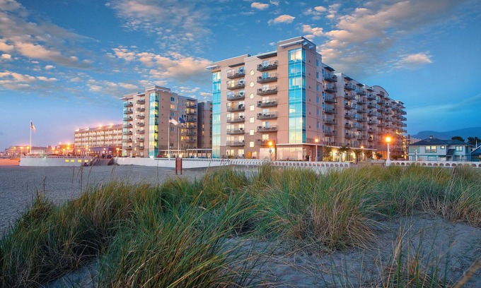 Seaside Gilbert District Resort | Heated outdoor swimming pool and hot tub!