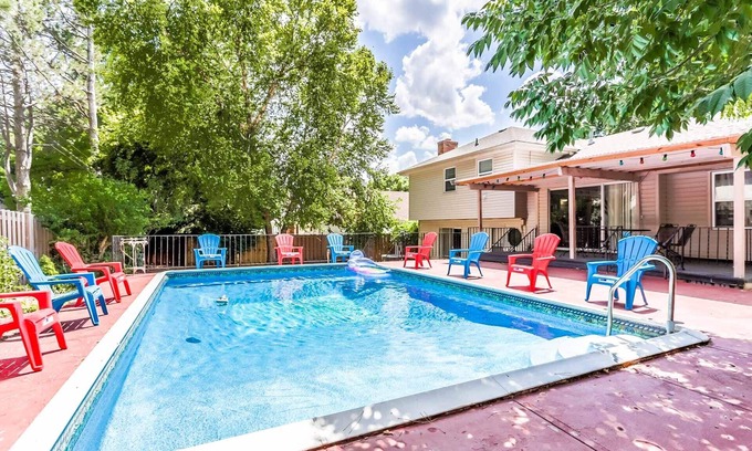 Lenexa House | Heated pool All season Private Spacious house King bed