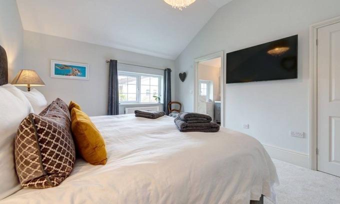 Budleigh Salterton Apartment | Heathgate Apartment - Garden View