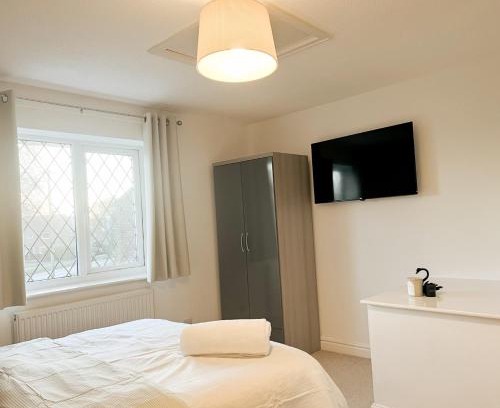 Broadheath Apartment | Heaven Gate