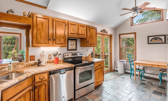 Carriage Hills Cabin | Heavenly Pines - Ev #3361 5 Bedroom Home by RedAwning