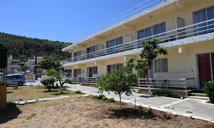 Paradisi Apartment | Helena Apartments in Paradisi