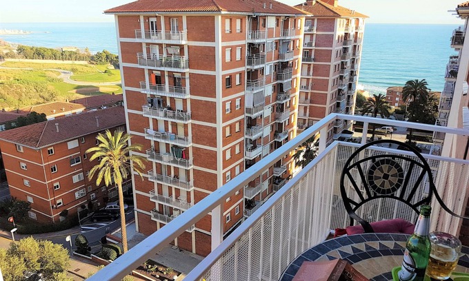 Montgat Apartment | Helena Seaview & Beach-apartment, balcony, AC, SAT-TV, high speed wifi