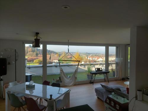 Meilen District House | Helles WG Zimmer 1von4 in fantastischer Attikawohnung