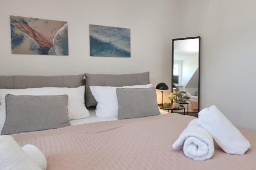Bad Kreuznach Apartment | helloYOU apartments I Wohntraum am Wasser I Zentral I Parkplatz I Nahewein
