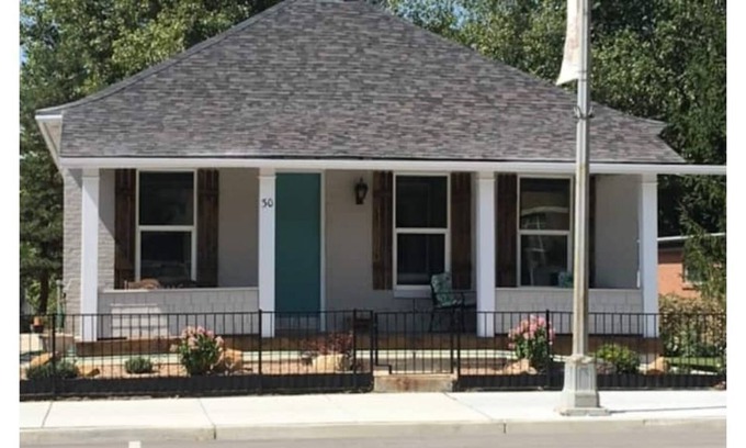 Helper House | Helper Train House