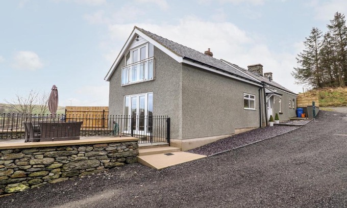 Corwen House | Hen Dy Bryn Mawndy
