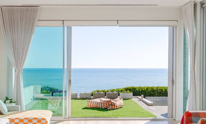 Henley Beach South House | Henley Beachfront Luxury Home With Private Pool, Spa And Sauna!