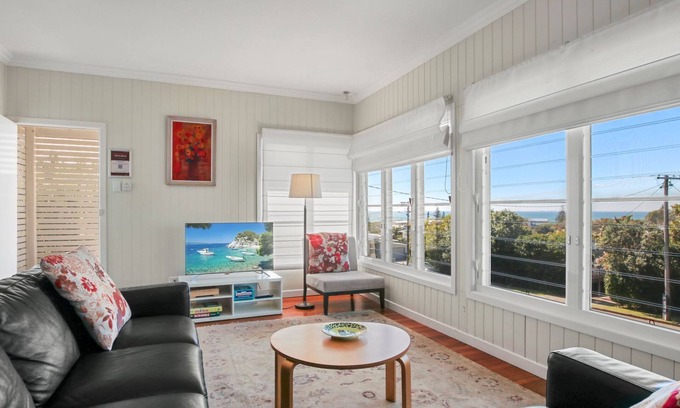 Dicky Beach House | Henzell Street 28. Dicky Beach