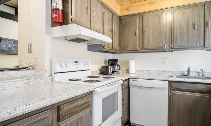 Steamboat Springs Apartment | Herbage E1 Townhouse Close to the City by RedAwning
