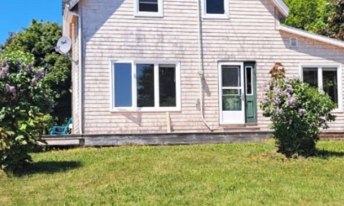 Bonshaw Other | Heritage farmhouse with spectacular island views