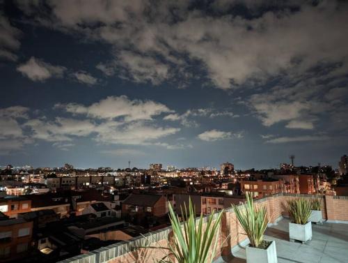Suba Apartment | Hermoso Loft en Unicentro, Batan, Clinica Reina Sofia!