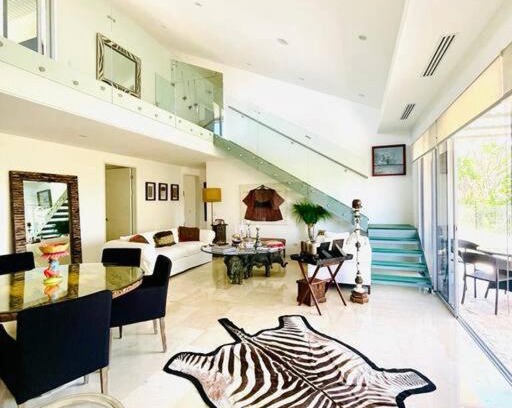 Santa Ana Apartment | Hermoso Penthouse Duplex