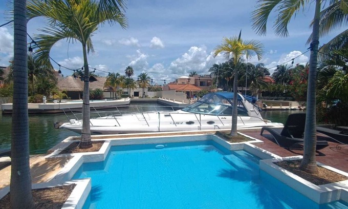 Puerto Aventuras Boat Rental | Hermosos Yate en Puerto Aventuras