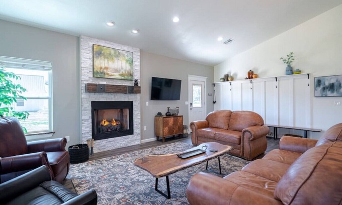 Garvin County Cabin | Heron House - Cabin in retreat-like setting