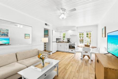 Siesta Key House | Heron Lagoon, dock, pool, the Dolphin at Siesta Key Bungalows