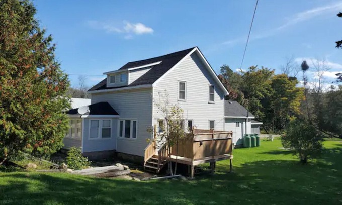 Stokes Bay House | Hidden Gem Cottage minutes away from Parks/Beaches