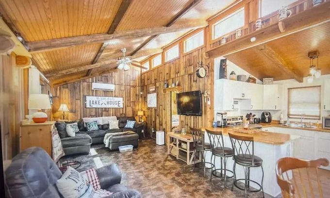 Bronston Cabin | Hidden Gem on the Lake at Echo Point