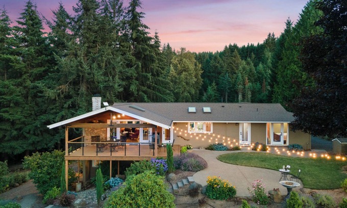 Hillsboro House | Hidden Haven - A Secluded Luxury Retreat in Willamette Valley