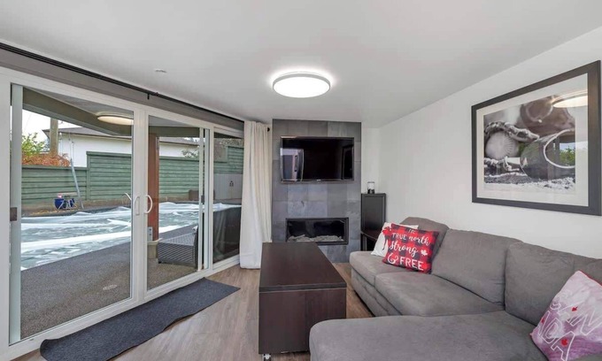 Saanich West Apartment | Hidden Oasis in Victoria, BC