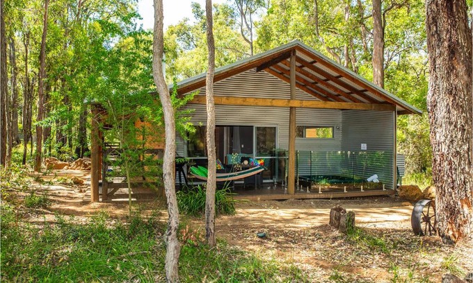Pickering Brook Cabin | Hidden Valley Eco Spa Lodges & Day Spa