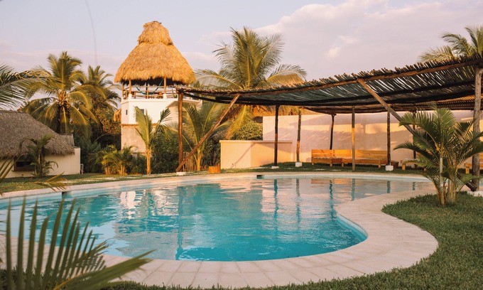 El Paredon Hotel | Hidden Wave