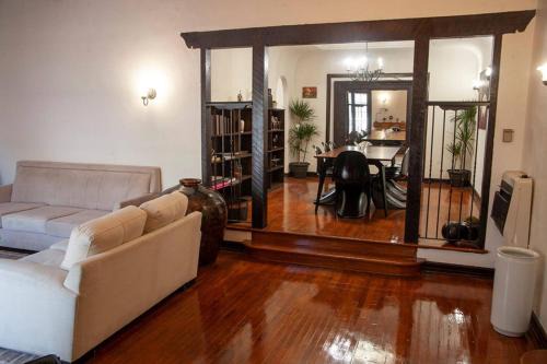 North Hollywood House | Hidden Weekend Getaway In Noho