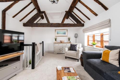 Bewdley House | Hideaway Cottage Bewdley with parking near the River Severn