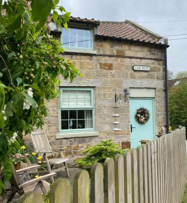 Aislaby House | Hideaway Cottage