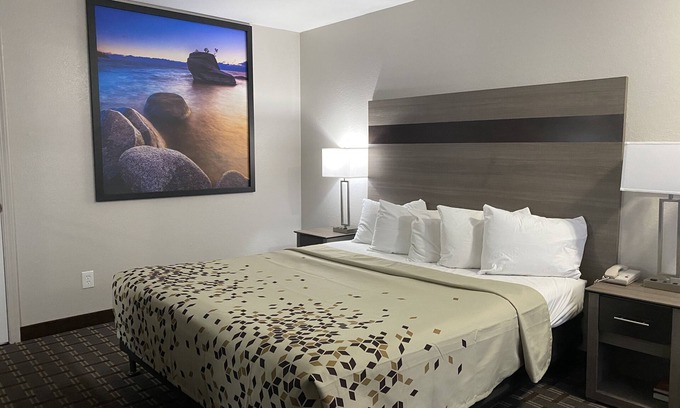 Tahoe Valley Hotel | High Country Lodge