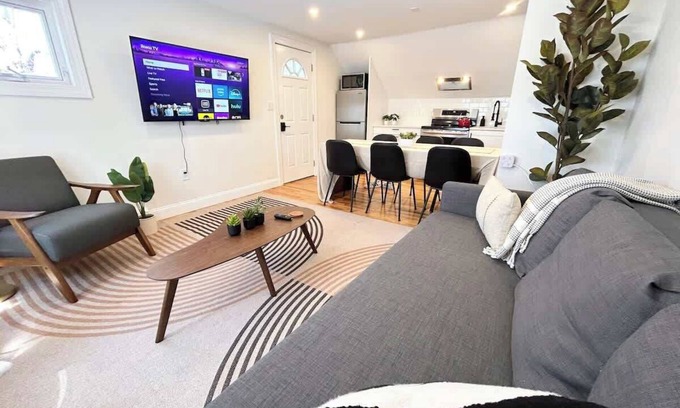 Arlington Apartment | High-End Condo with Modern Flair