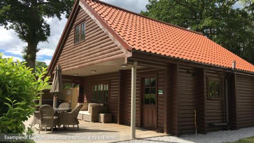 Pickering Ski Chalet | High Oaks Grange - Lodges