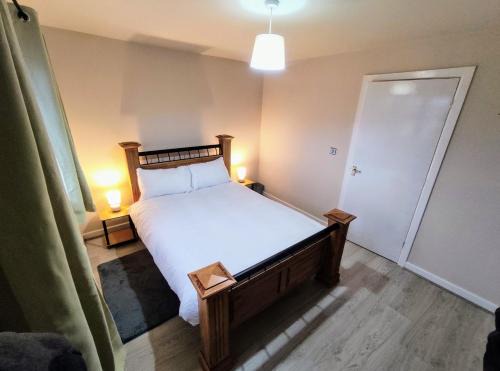 Idle Apartment | High Rigg House Bradford - Luxury Accomodation with Private Parking