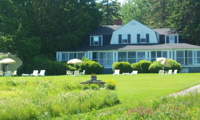 Camden Hotel | High Tide Inn on the Ocean, Motel and Cottages