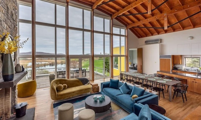 Town of Copake House | High View Hill: modern luxury on 45 scenic acres