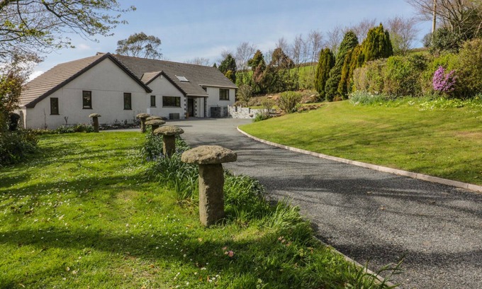 Launceston Cottage | HIGHER KERNICK FARM, pet friendly, with open fire in Launceston