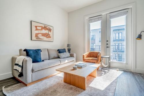 Highland Apartment | Highlands 1br w pool wd gym vibrant area ATX-201
