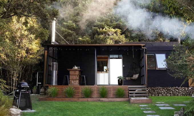 Hokitika Cabin | Hightide River Escape - w/Outdoor Bath.