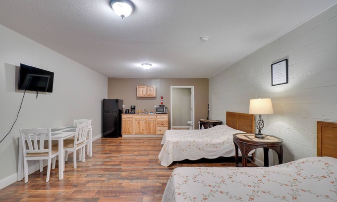 Briceville Apartment | Hike & ATV: Pet-Friendly Briceville Studio